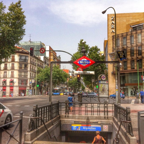 Metro de Arguelles en Madrid